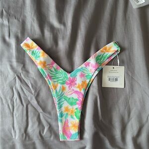 Kulani Kinis Y Cheeky Bikini Bottoms Size Medium‎ NWT Coconut Dreams